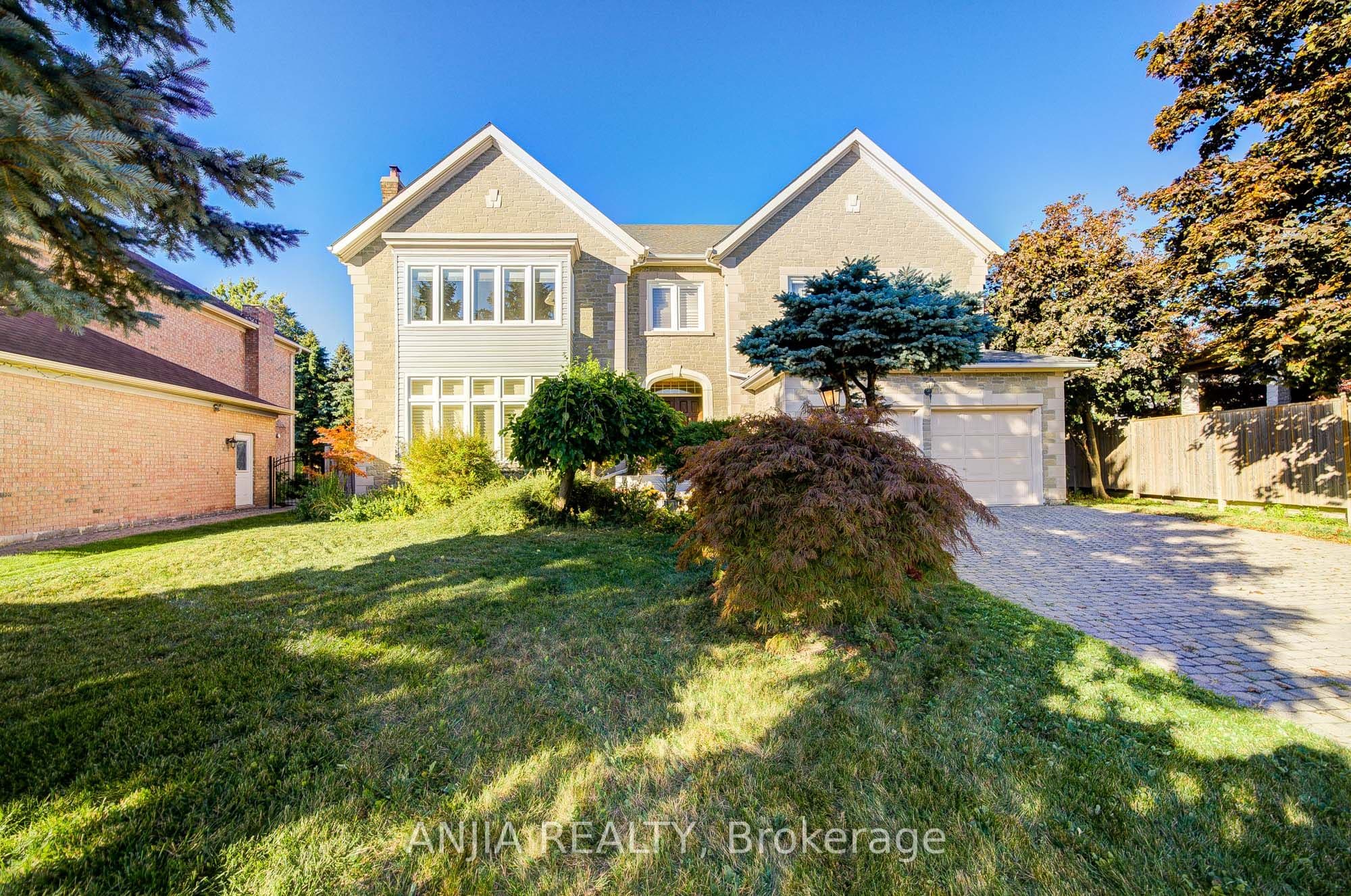 Property at 28 Edmund Crescent, Richmond Hill, ON L4B 2X8